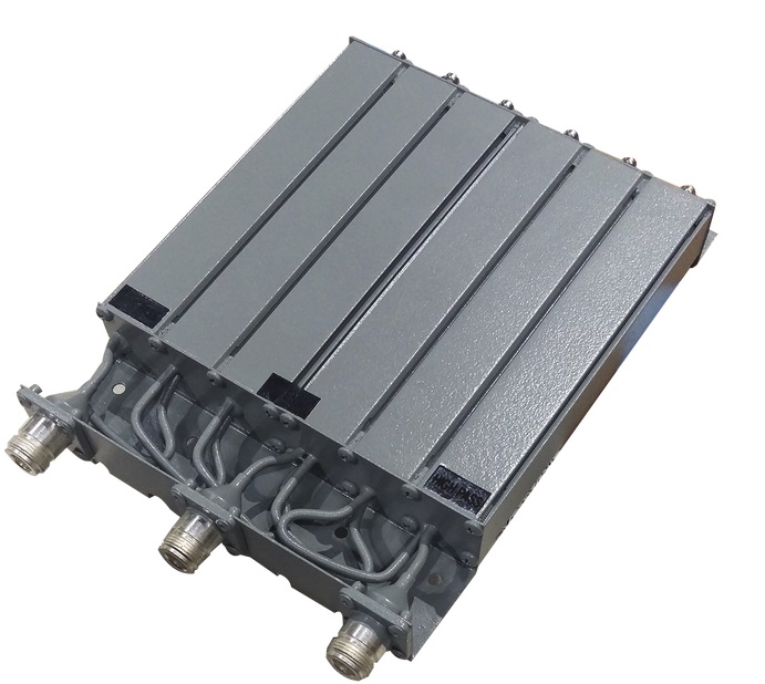 Duplexer en UHF – EPCOM SYS-4533-1PN | 2112 – Duplexer en UHF, Frecuencia: 403-430 MHz, Separación TX-RX: 5 a 8 MHz, Potencia: 50W, 1.2 dB, Pérdida por Inserción: 1.2 dB, Aislamiento: 80 dB, VSWR: 1.3:1, Conectores: N Hembras