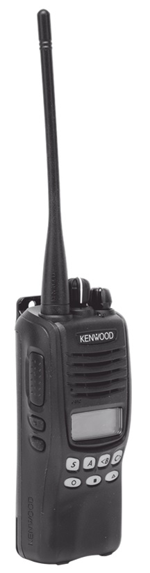 Radio KENWOOD TK-3312-K | 2304 - Radio de comunicaciones con rango de Frecuencia 450-520 MHz, Potencia 5W, 128 canales, 9 teclas programables, GPS, IP55, FleetSync/DTMF/MDC1200, Pantalla alfanumérica de 8 caracteres iluminada, Password de datos
