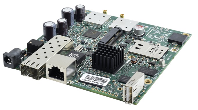 Router MikroTik RB922UAGS-5HPACD | 2208 - RouterBoard Inalambrico, WI-Fi 802.11ac, Velocidad 867Mbps, 1-Puerto de Red Gigabit, 1-Puerto SFP, 1-Puerto USB, 1-Puerto MiniPCI-e, PoE Pasivo, Single Band 5Ghz, Procesador QCA9557 720Mhz, Memoria RAM 128MB