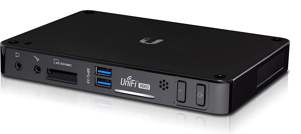 NVR UniFi Ubiquiti UVC-NVR-2TB | 2201 – NVR UniFi, Procesador: Intel J1800, Memoria: 4GB, HDD: 2TB, Interfaz de red: 1x Ethernet Gigabit, Fuente de alimentación: 65 W, 19 V 3.42 A, Software: Interfaz web/ soporta tablets y smartphones, Formato: MP4